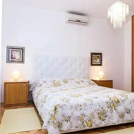 Apartment Cvita *